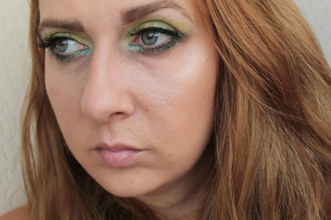 Paleta cieni do powiek SO DOPE with Cannabis Sativa - Makeup Obsession 