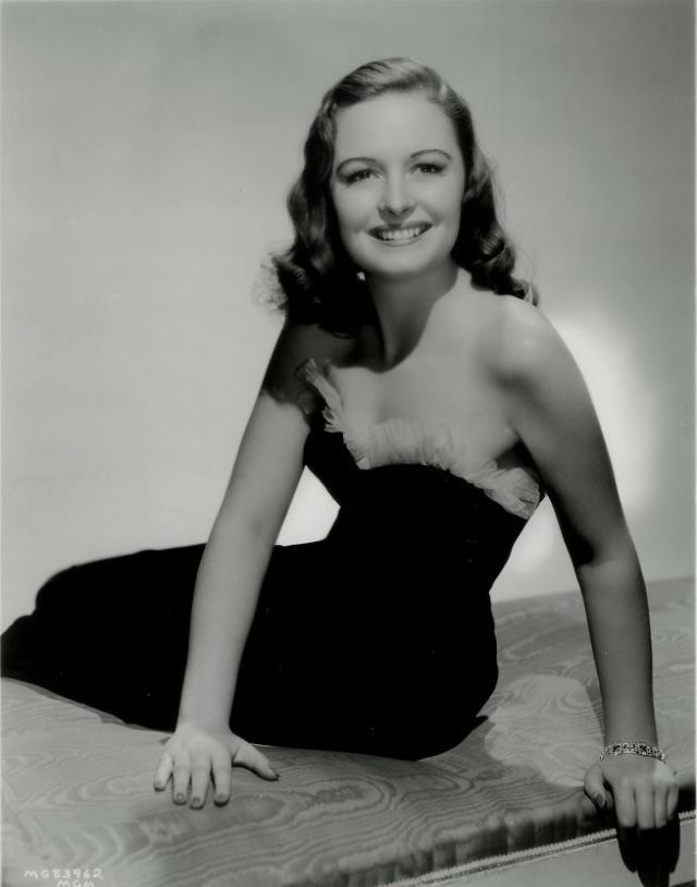 45 Glamorous Photos of Donna Reed in the 1940s and '50s.