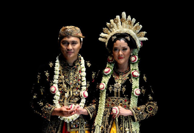 6 Inspirasi Baju Adat Pengantin Di Indonesia Triviaries