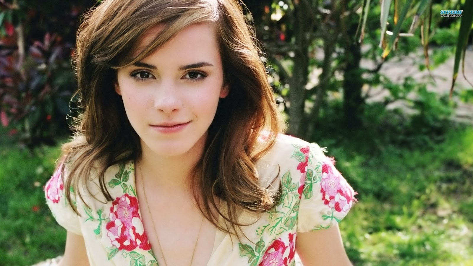nissan: Cute Emma watson 2014
