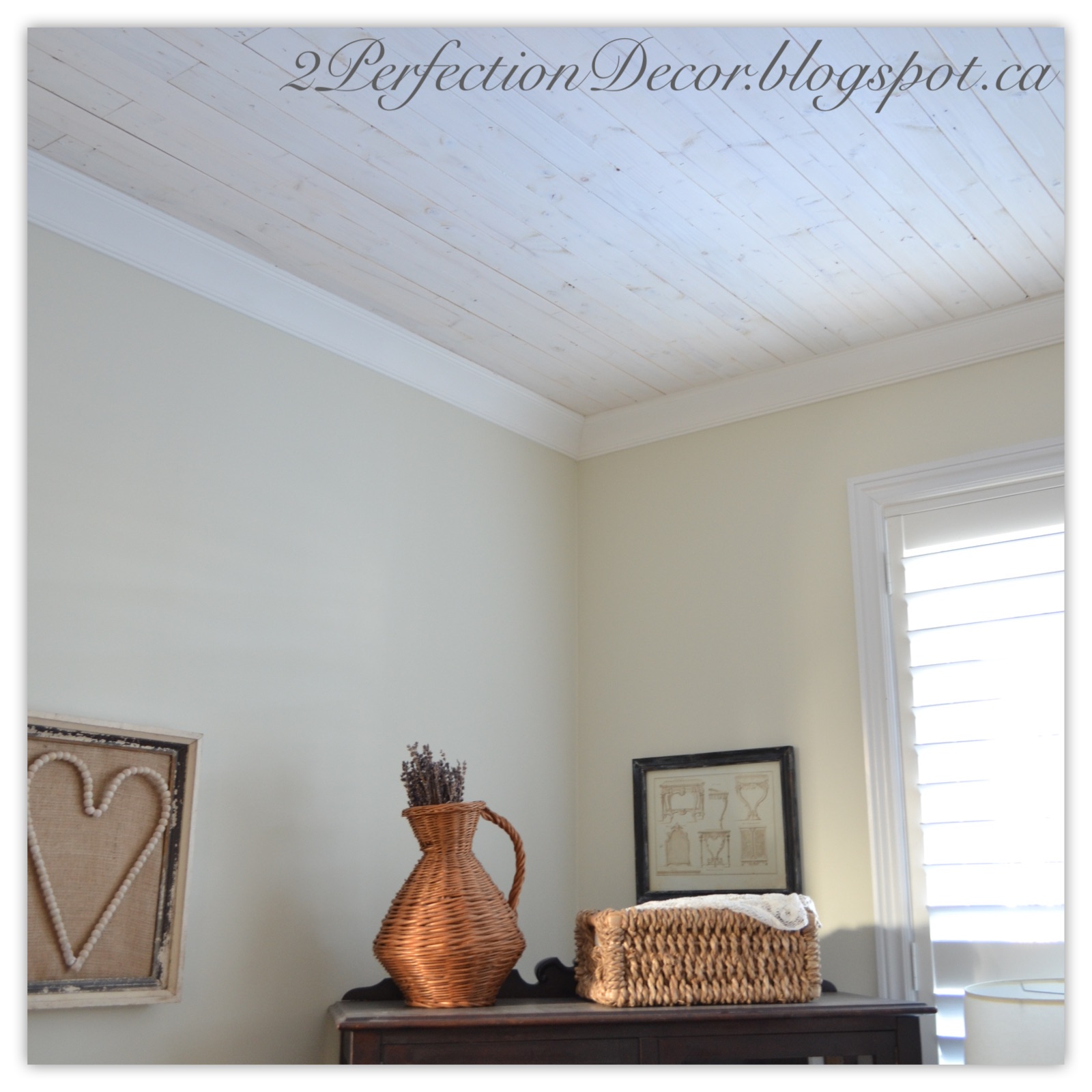 2Perfection Decor Living Room Plank wood ceiling