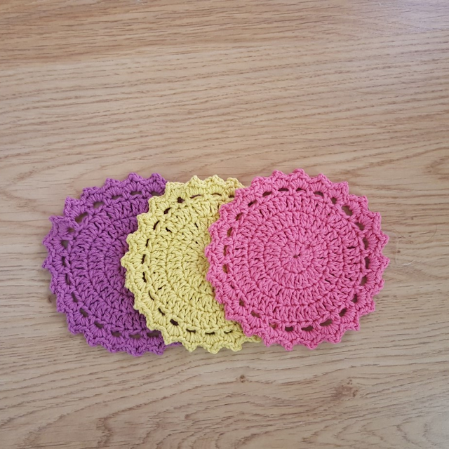 Easy crochet coasters pattern