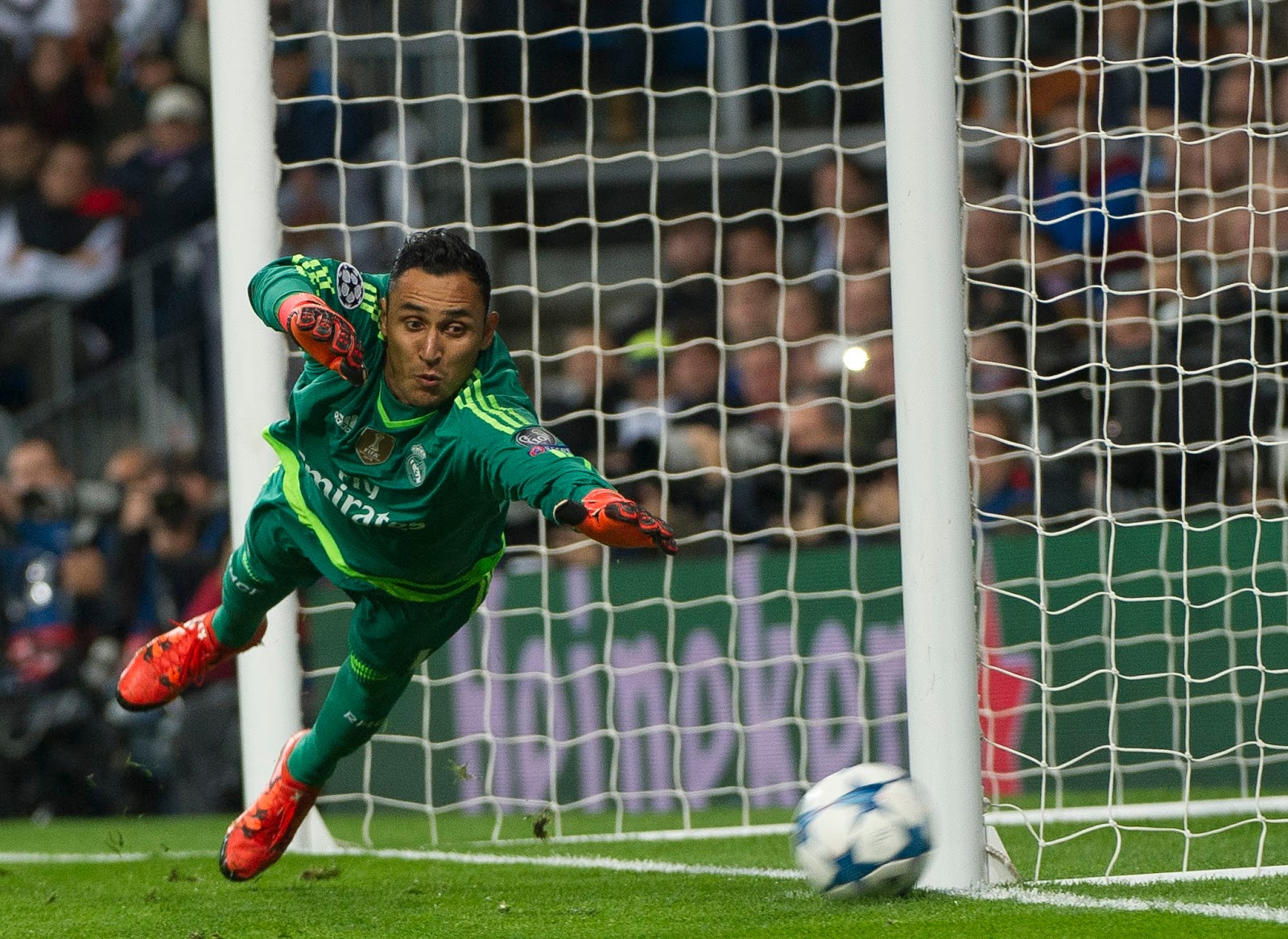 Navas вратарь сейвы
