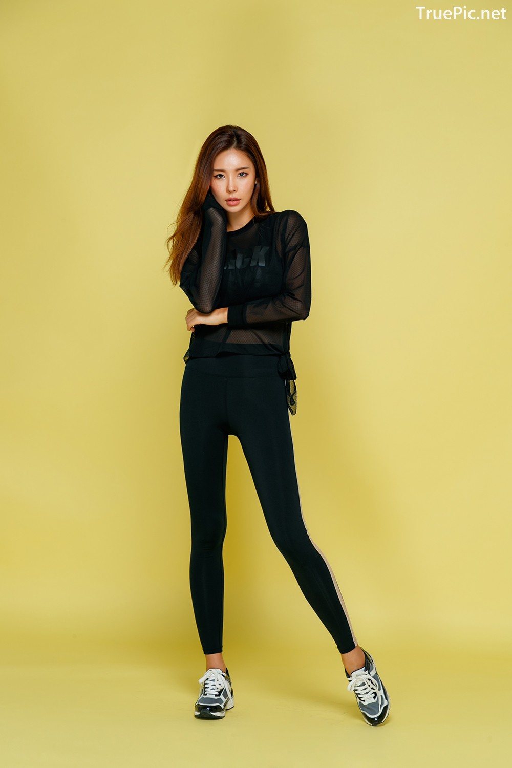 Image-Korean-Fashion-Model-Park-Da-Hyun-Celebrity-Black-Indoor-and-Outdoor-Fitness-Set-TruePic.net- Picture-22