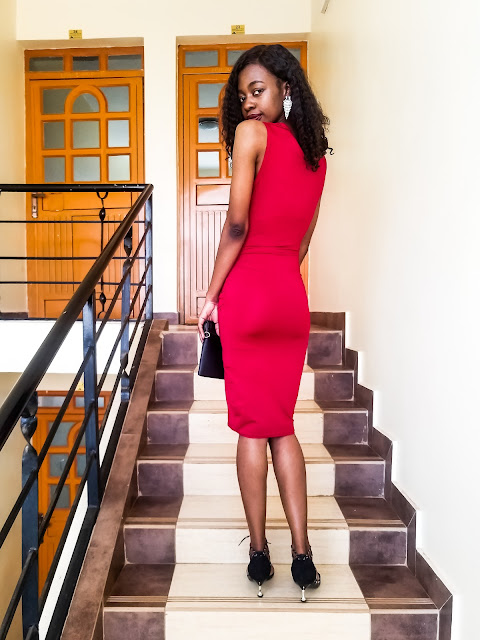 How To Style A Wine Red Dress For a Date