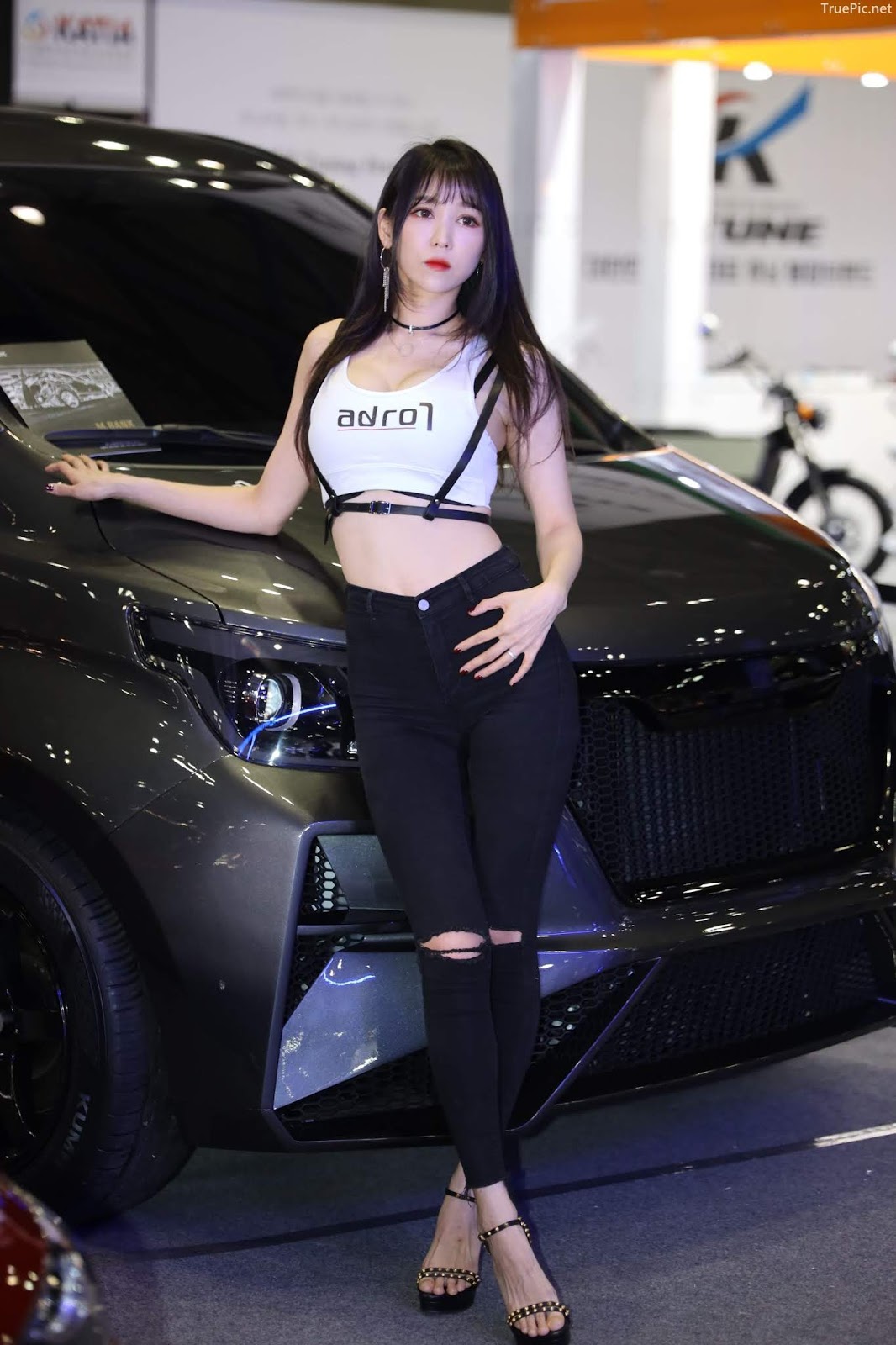 Korean Racing Model - Lee Eunhye - Seoul Auto Salon 2019 - Picture 8