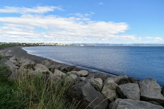 Calm waters on the southern edge of the Setjarnarnes Peninsula in Reykjavik