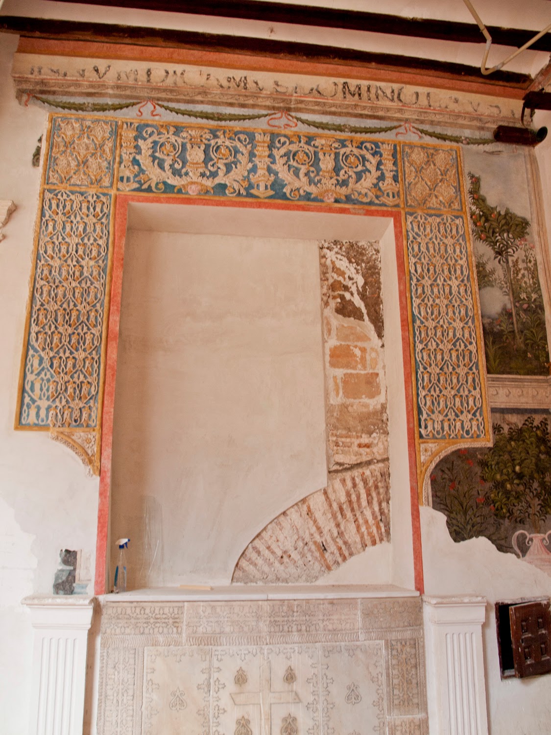 Restos decoracion Monasterio de San Clemente en Toledo