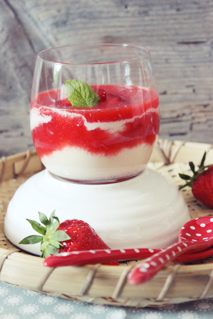 Blitzdessert: Erdbeer Panna Cotta Blitzdessert: Erdbeer Panna Cotta