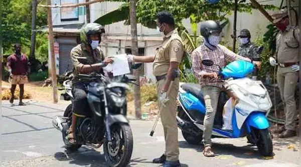 Thiruvananthapuram, News, Kerala, Vehicles, Police, Inspection, Lockdown, Lokanath Behera, Bank, Travel, Lock down; Vehicle inspection has been tightened