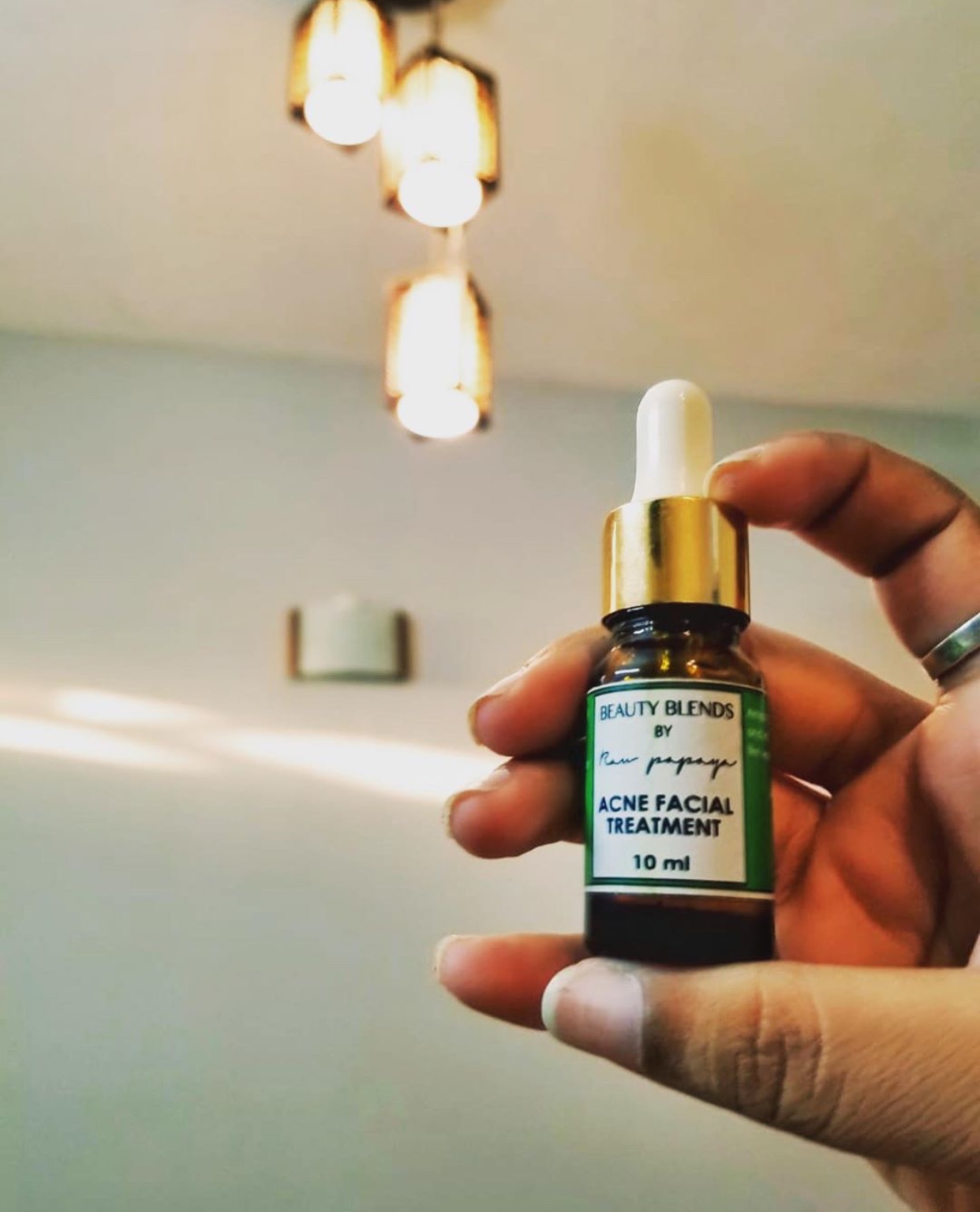 Essential Oil For AcneProne And Scars (Pocket Friendly)