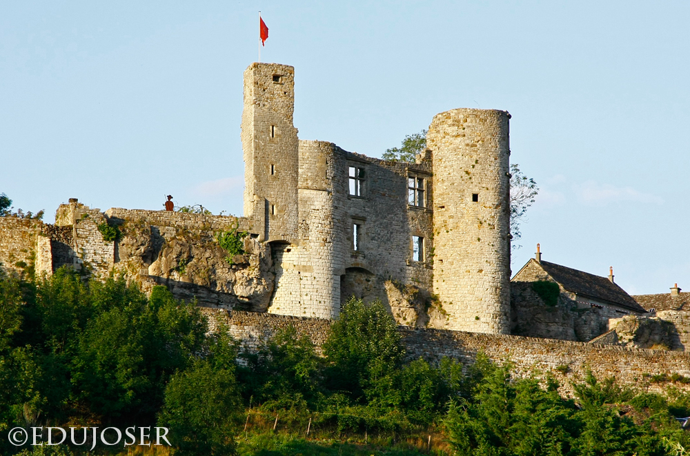 EDUJOSER CASTILLO DE BERTHOLÈNE (Francia)
