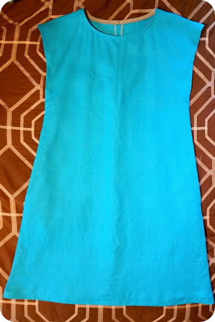 Made by a Fabricista: Ocean Blue Linen Dress. (Also, I Match the ...