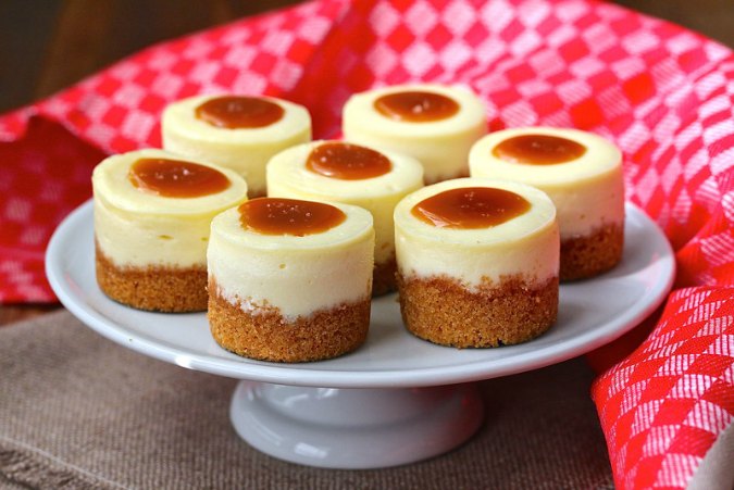 Mini Cheesecakes with Salted Caramel