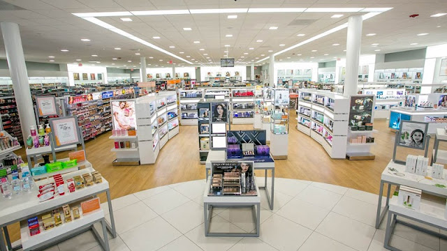 Compras na loja Ulta Beauty de beleza na Califórnia