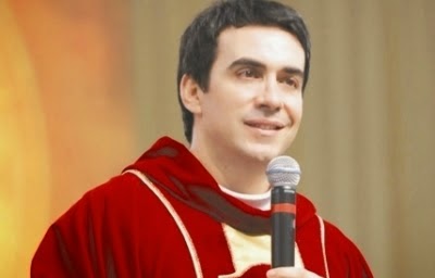 Católicos pedem afastamento do Padre Fábio de Melo da TV Canção Nova por 