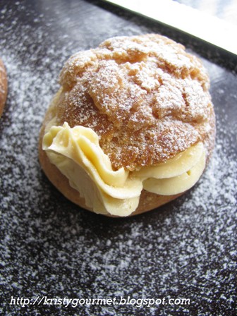 The Beard Papa's Cream Puff