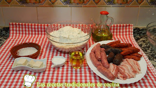 Torta de pan con embutido