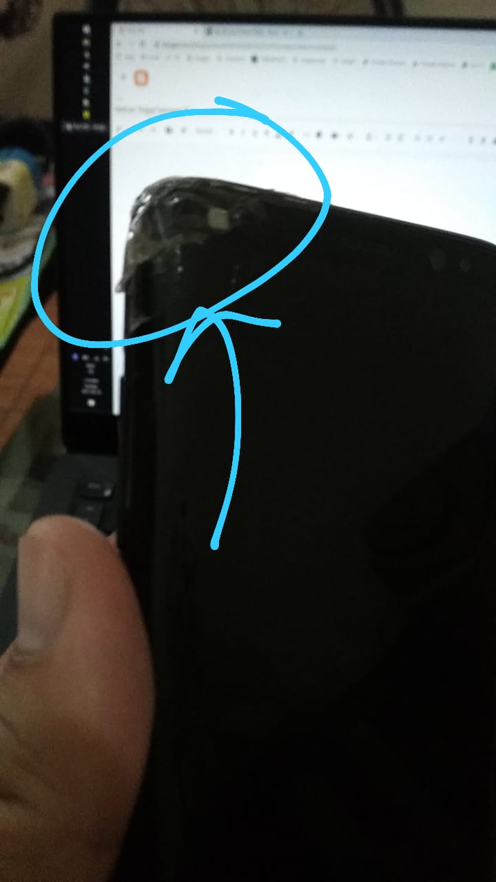 ujung pecah Samsung Galaxy S8