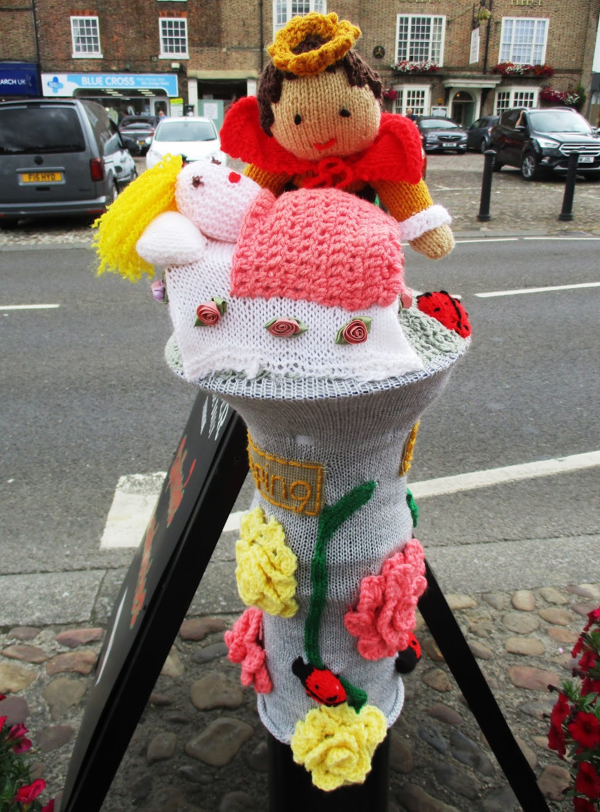 Love my life Yarn bombing in Thirsk.