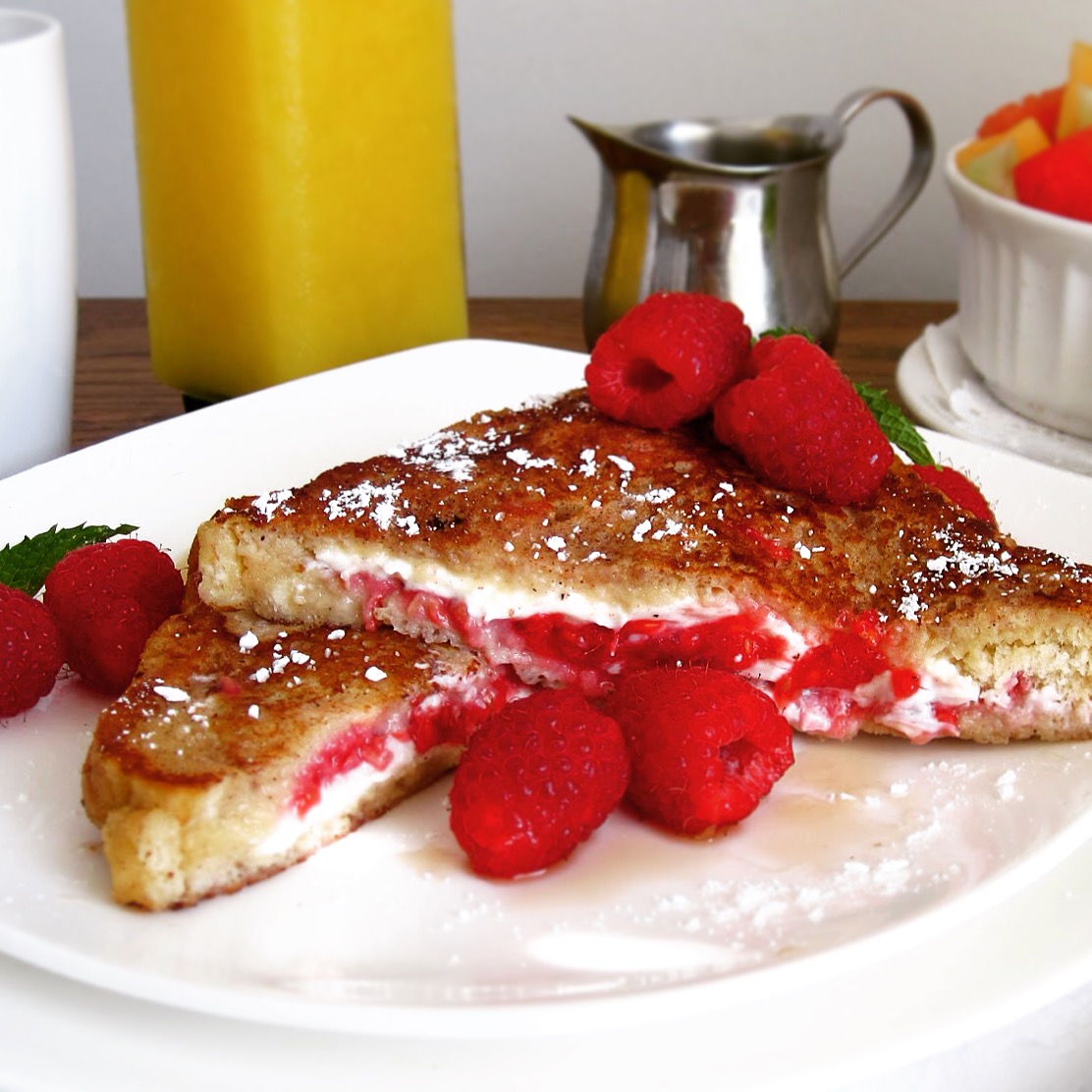 raspberry-cheesecake-stuffed-french-toast-the-lindsay-ann