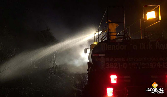 Ação conjunta entre servidores e voluntários controla incêndio em Jacobina