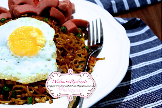 Widya Sri Rusdianti's Kitchen: FRIED NOODLES FROM ORIGINAL INDOMIE ...