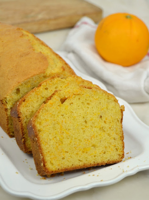 Bizcocho de naranja y zanahoria jugoso