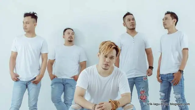 Lirik Vagetoz Akhirnya Kita Berpisah Lirik Lagu Dunia