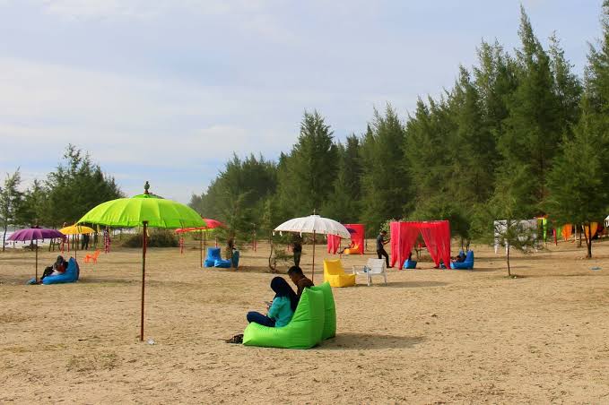 Keindahan Pantai Kuala Leupung
