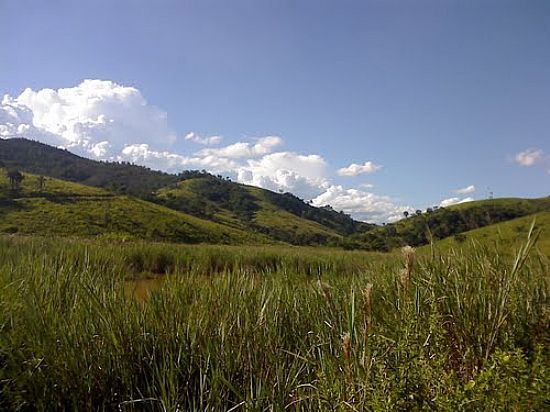 OLHANDO DA JANELA DO TREM TAPIRAÍ / MINAS GERAIS / BRAZIL (5.160 / 5.