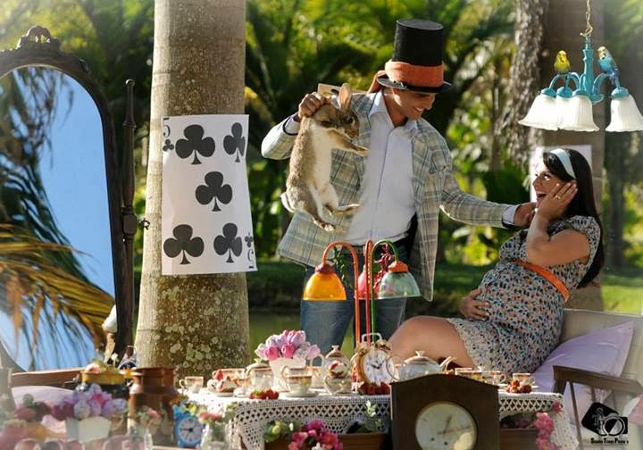 Ensaio Gestante mágico e lindo com o tema Alice no país das maravilhas. Ensaio Gestante Alice no país das Maravilhas