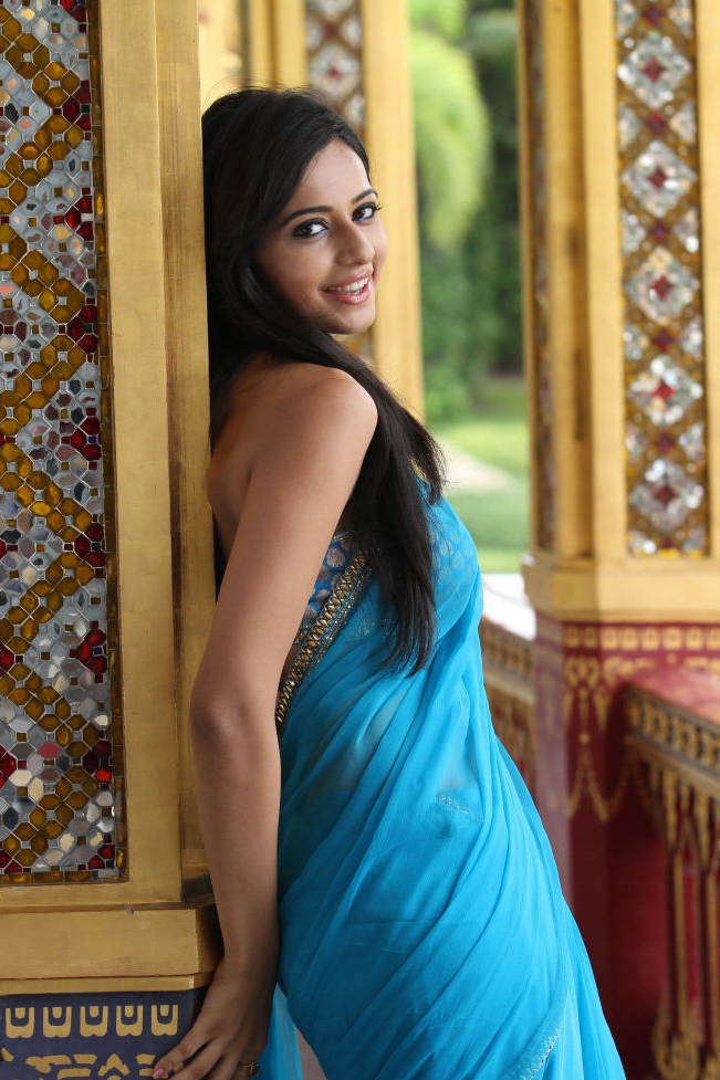 Rakul Preet Singh Hot Saree Scenes From Jagathjentri Movie - South Indian  Actress - Photos and Videos of beautiful actress