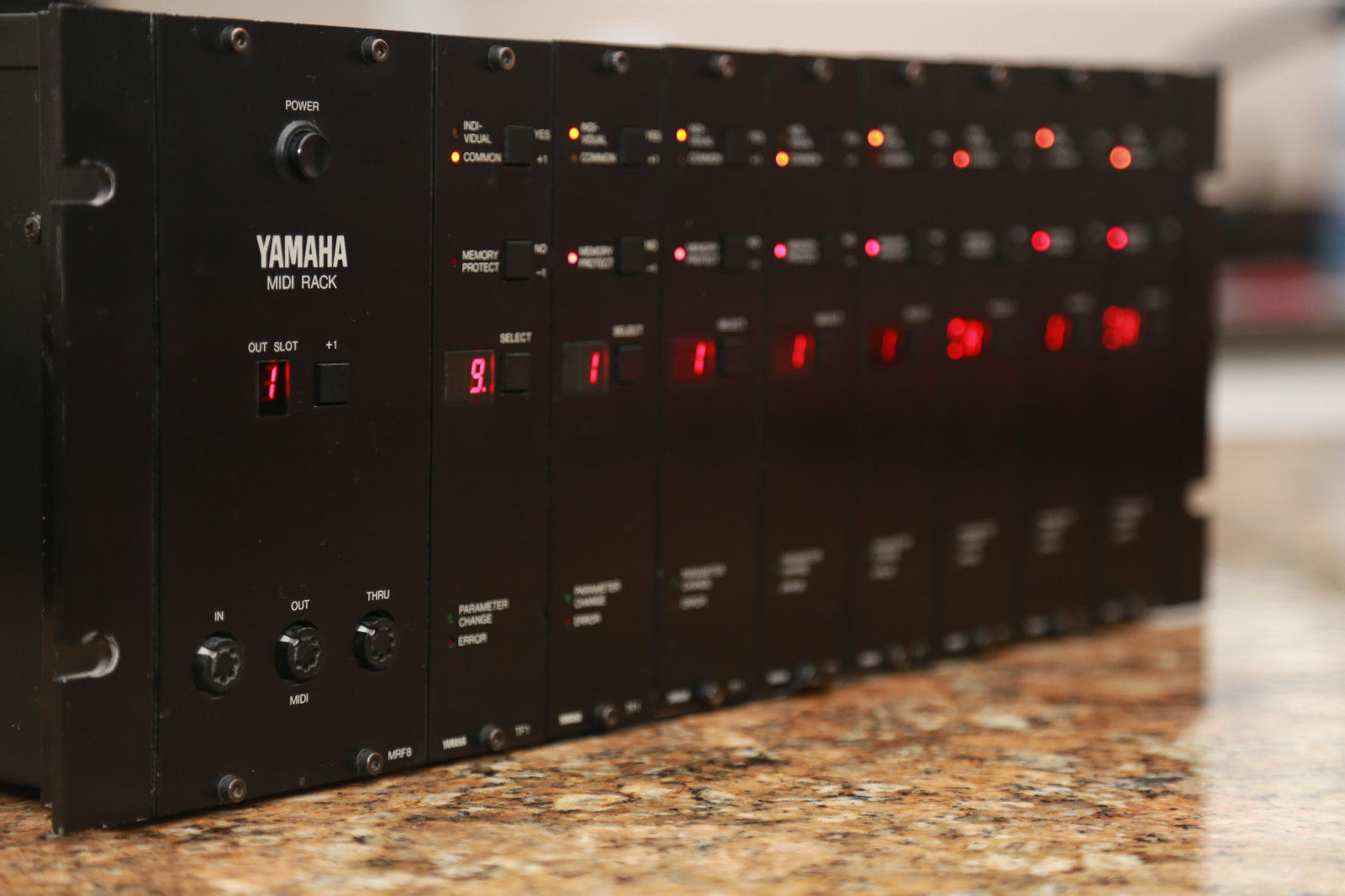 Unique systems. Yamaha tx816 - Polyphonic Rack Synthesizer (8 x dx7s). Yamaha tx802. Yamaha TF-Rack. Контроллер для Yamaha TX 802.