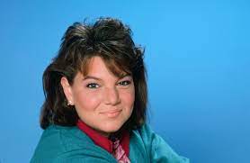 Mindy Cohn Net Worth, Income, Salary, Earnings, Biography, How much money make?