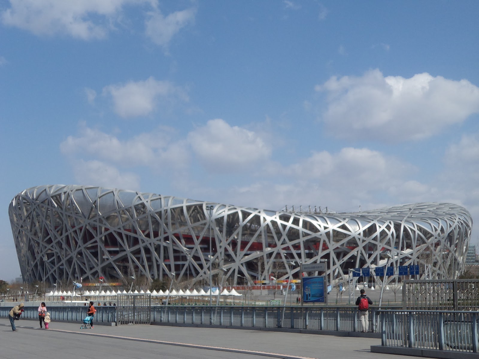 Стадион гнездо. Пекинский национальный стадион Птичье гнездо. Beijing National Stadium (Пекин, Китай, 2008). Национальный стадион Птичье гнездо в Пекине Китай. Стадион Ласточкино гнездо в Пекине.