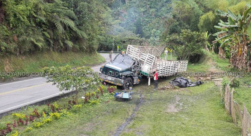 Camión por poco ocasiona una tragedia en la vía Mocoa - Pitalito - Laboyanos.com (Comunicado de prensa) (blog)
