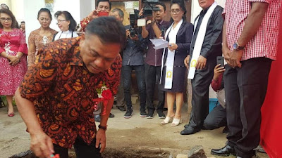Gubernur OD Letakan Batu Pertama Pembangunan Menara Lonceng GMIM Kalvari Malalayang
