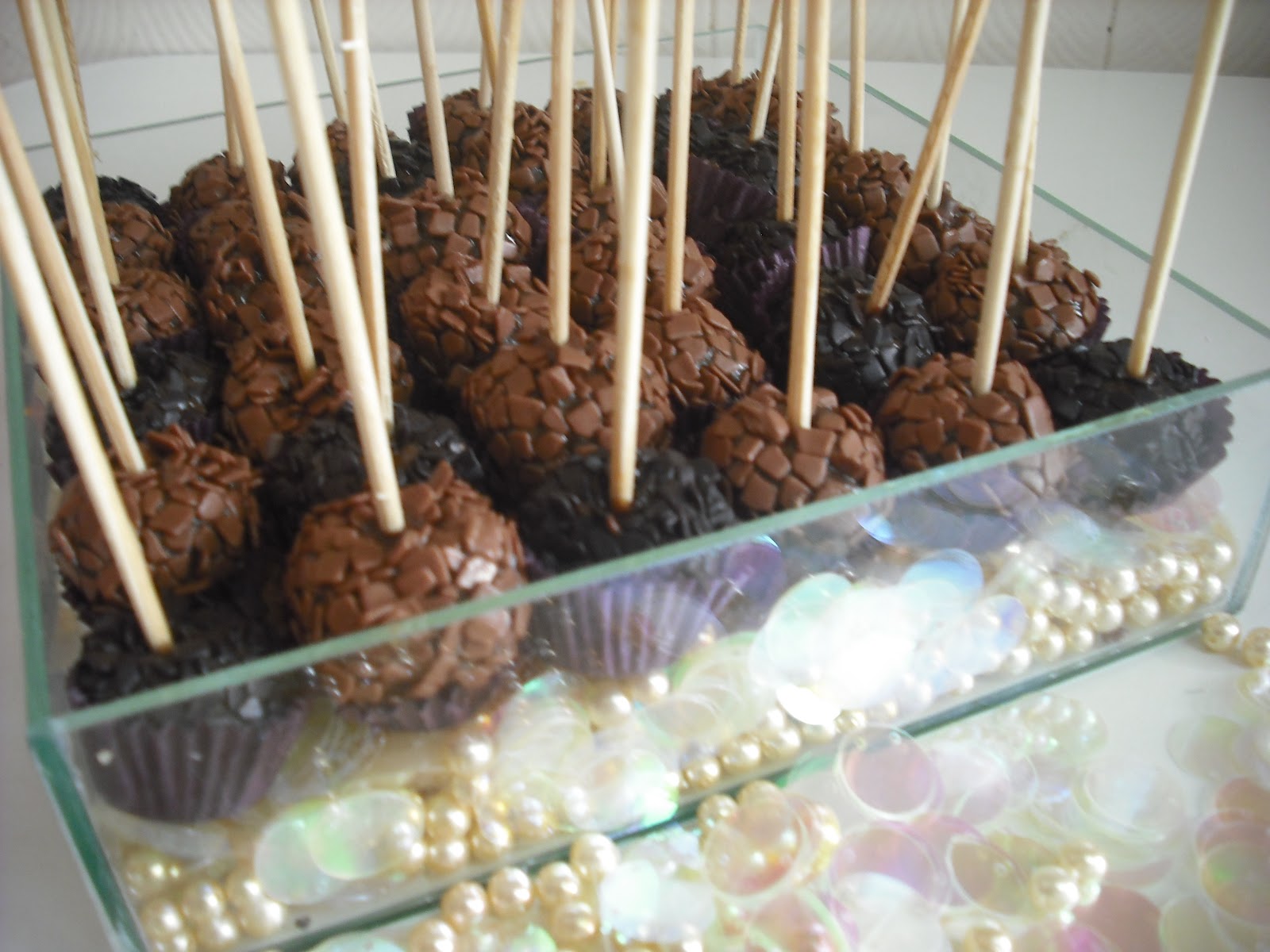 BRIGADEIROS GOURMET, BRIGADEIROS NO PALITO | Regallos Eventos e Gastronomia
