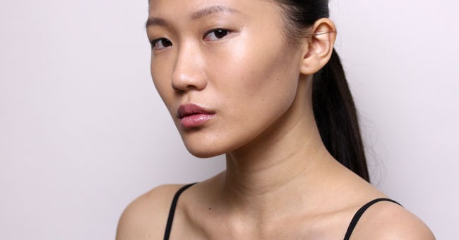 Messy Wands: Chanel Notorious Sculpting Veil for Eyes and Cheeks, Worn