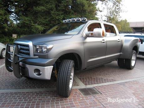 toyota tundra dually