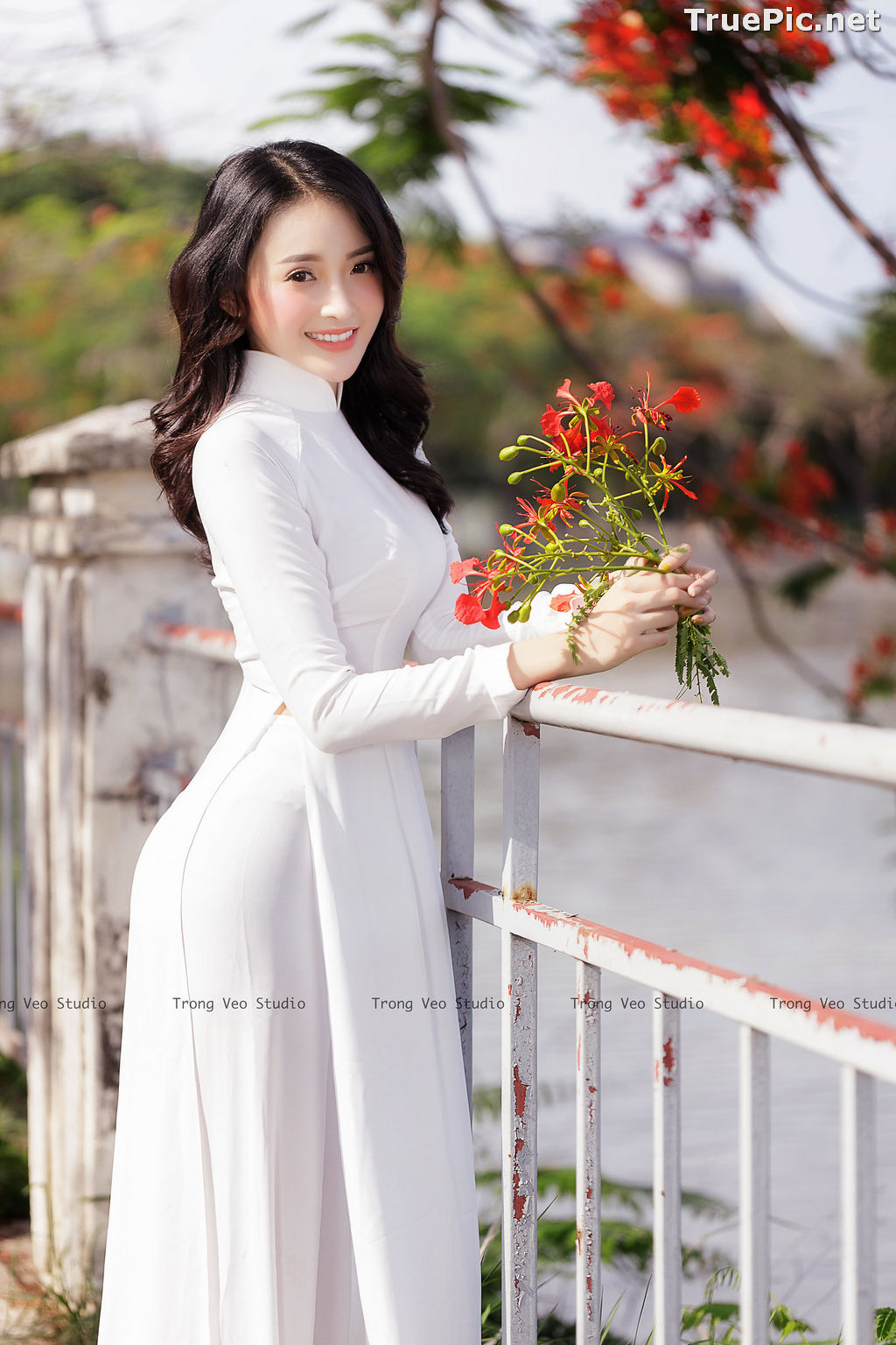 Image The Beauty of Vietnamese Girls with Traditional Dress (Ao Dai) #3 - TruePic.net - Picture-42