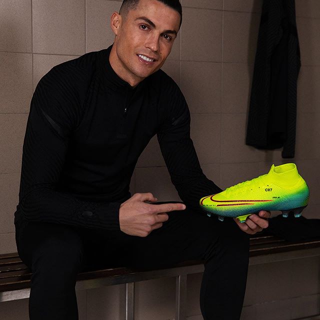 PHOTOS Cristiano Ronaldo got his new Mercurial Dream Speed Boots