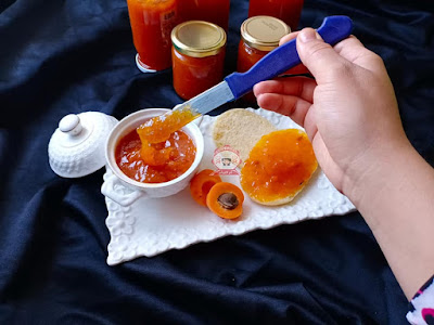 صنع مربى المشمش في المنزل