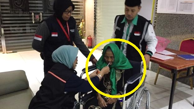 Jamaah Haji Indonesia yang Tertua Sedunia Ini Jadi Stress 