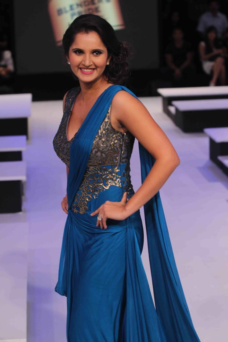 Sania Mirza Hot Photos Walking On Ramp At Blenders Pride 2012-1446