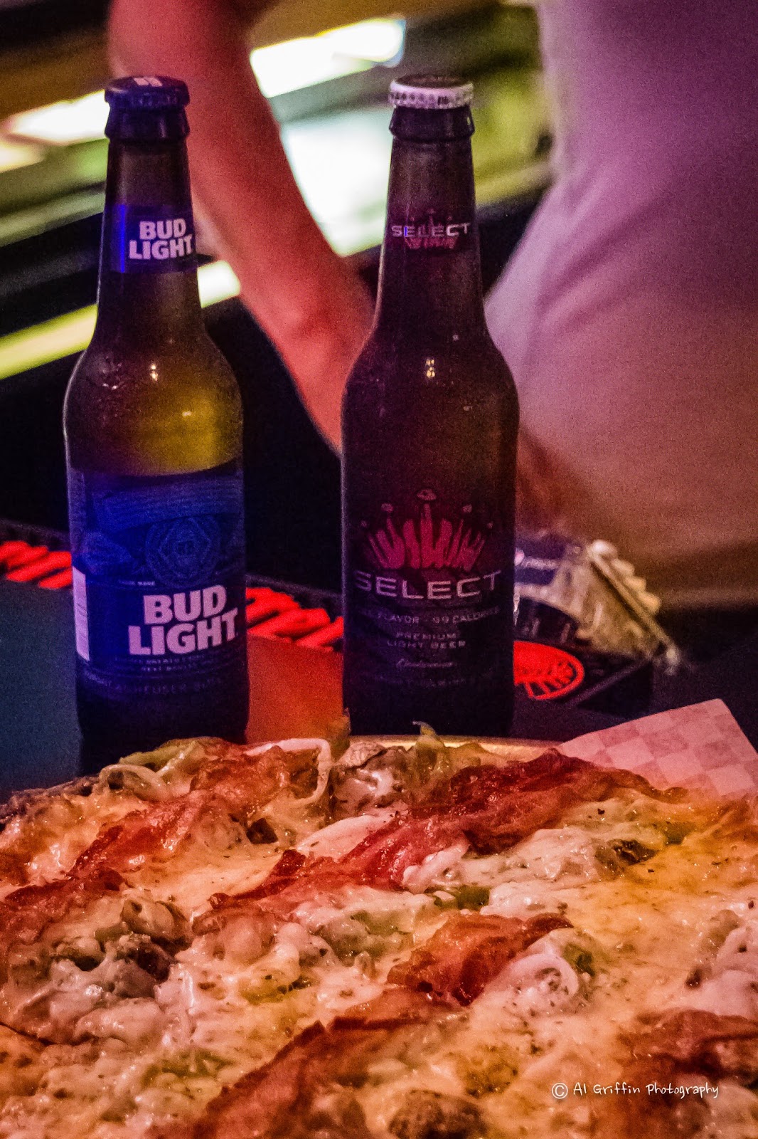 Alley Cat's Pizzeria and Pub on the Bagnell Dam Strip Our Eyes Upon