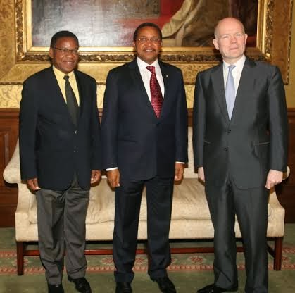 Pres. Kikwete, British Foreign Secretary William Hague and Tanzania’s Minister for Foreign Relations and International Cooperation Bernard Membe pose for a photograph shortly after they met Mr.Hague in his London office this evening.President Kikwete is in London to attend the London Conference on Illegal Wildlife Trade