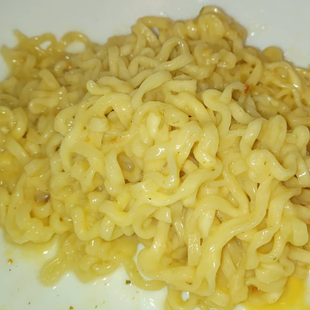 Supersupergirl's Food Reviews Lidl McEnnedy Squeezy Cheese (VEGAN)