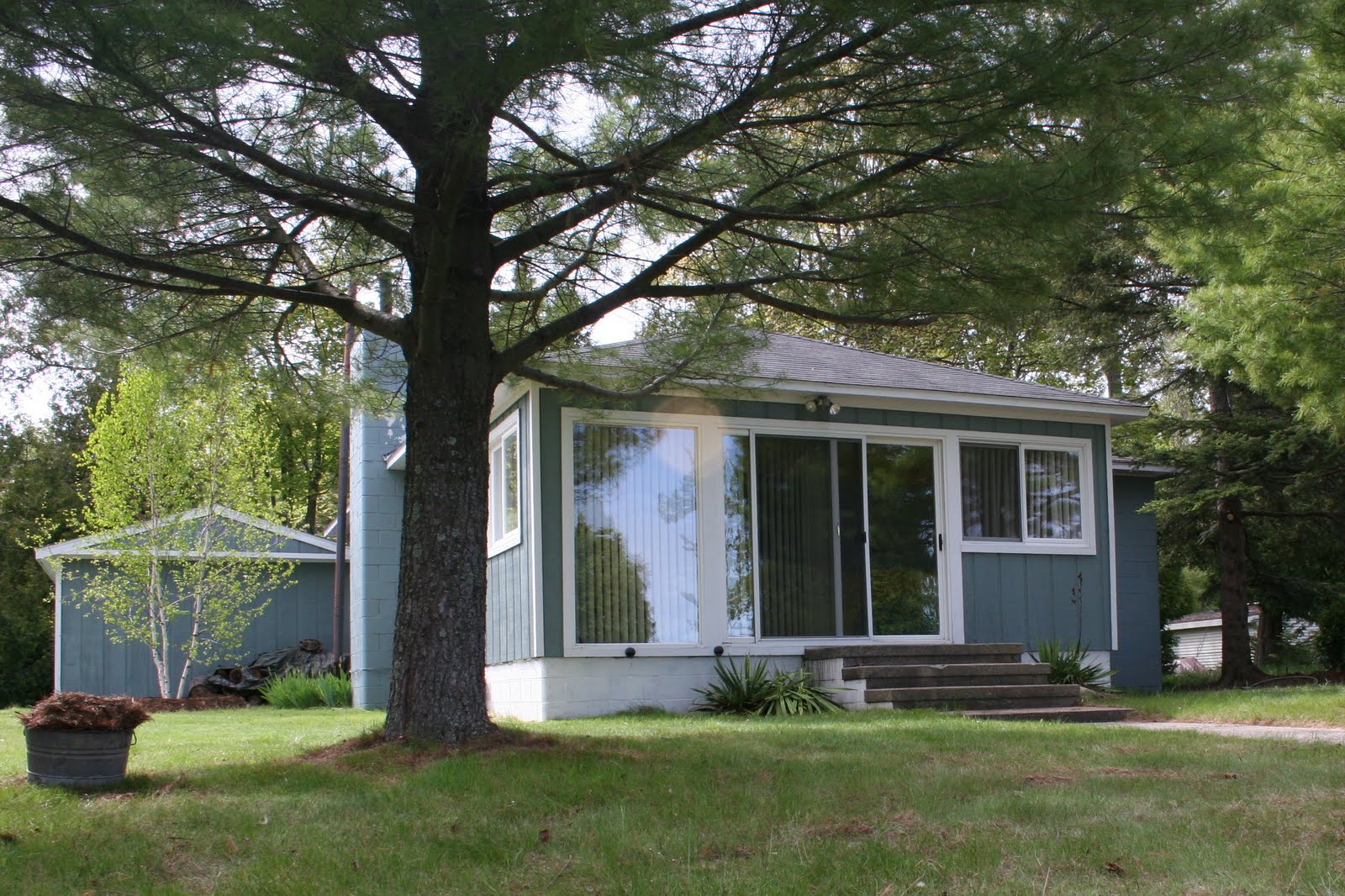 Harrisville Lakefront Rental Cottage